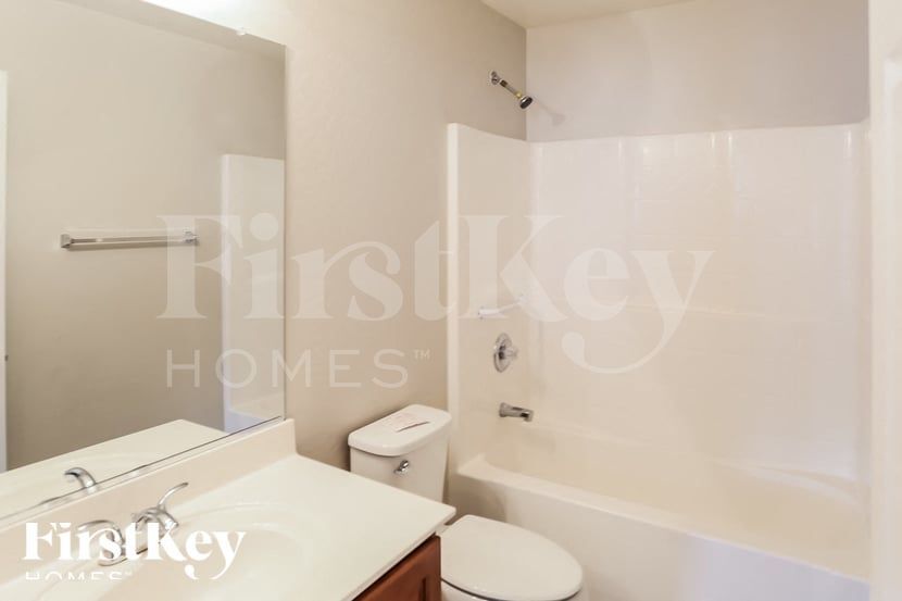 Building Photo - 1023 S 226th Dr