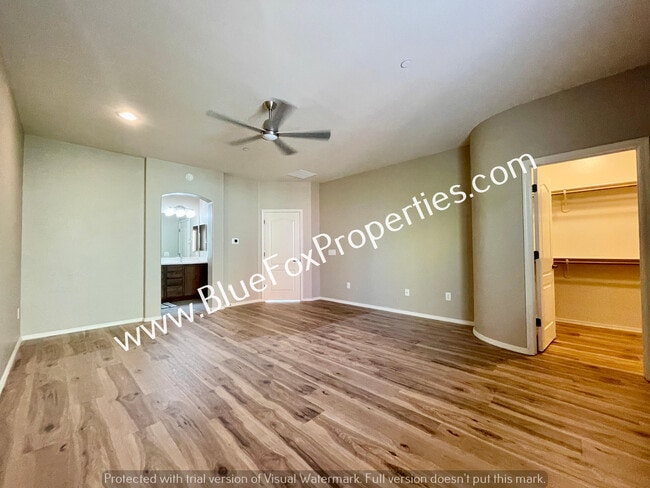 Building Photo - 2428 E Emerald Moon Dr