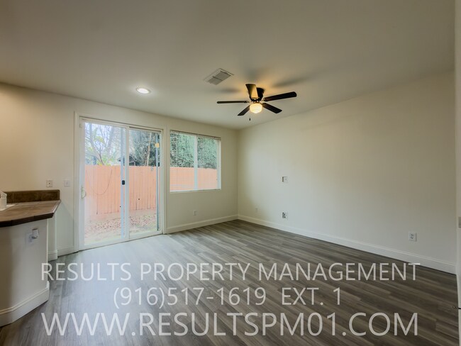 Building Photo - Gorgeous 3 Bedroom Home! A Must See!