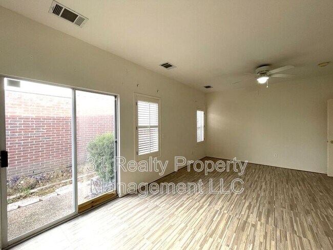 Building Photo - 4108 Hedgerow Dr