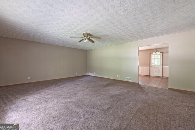 Building Photo - 310 Summerwood Ln