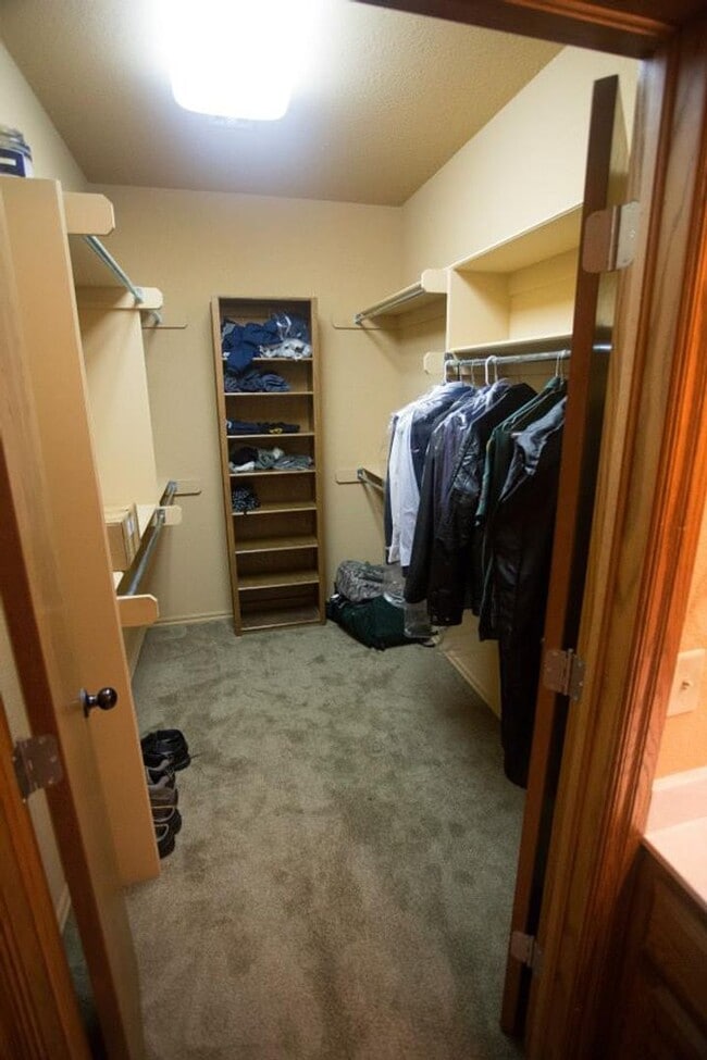 Building Photo - 3 Bed Home