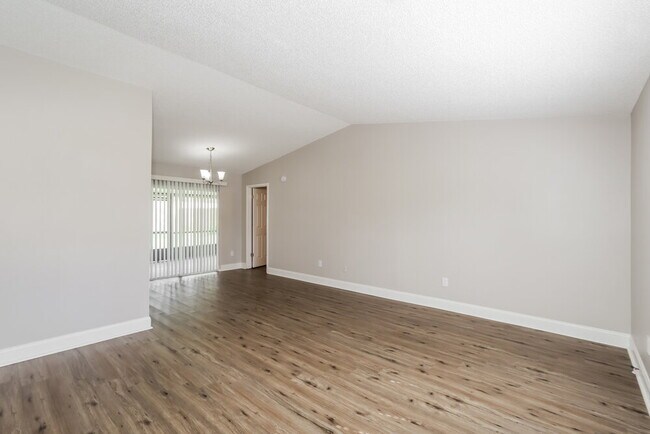 Building Photo - 14515 Wessex St