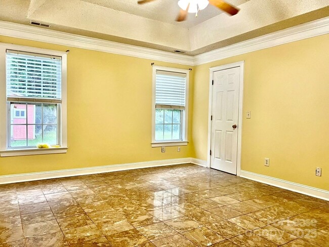 Building Photo - 905 Doris Ray Ct