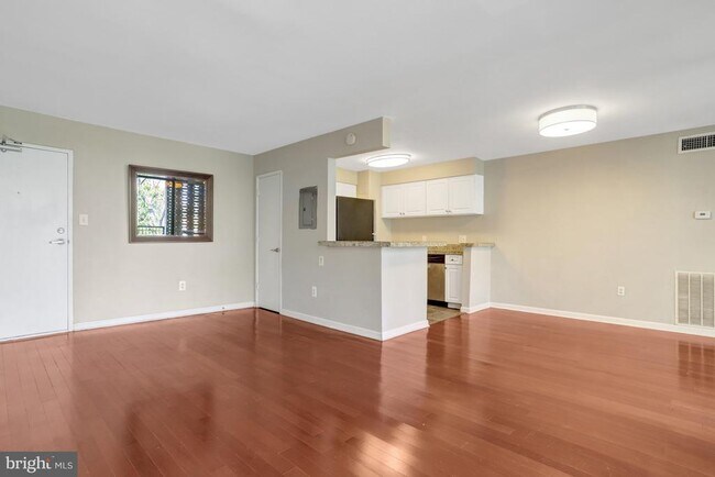 Building Photo - 4 S Van Dorn St