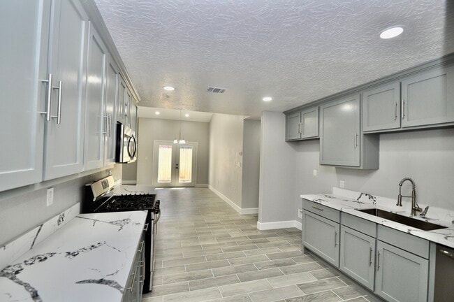 Building Photo - 734 Hambrick Ct