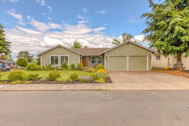 Building Photo - 353 Brightwood Ct