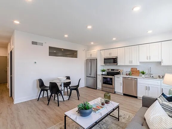 Building Photo - 1201 W Girard Ave