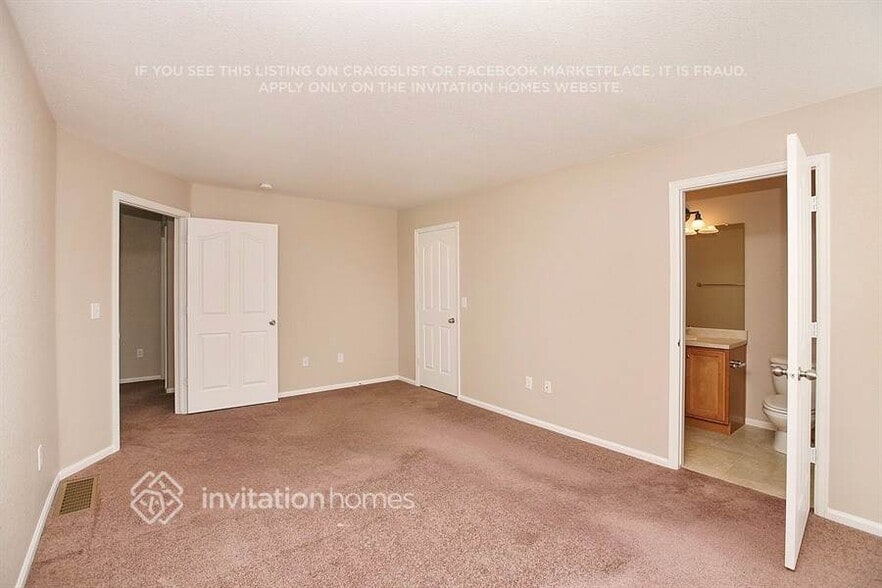 Building Photo - 2302 Quartz St