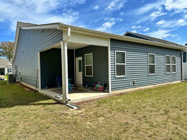 Building Photo - 1002 Rodanthe Dr