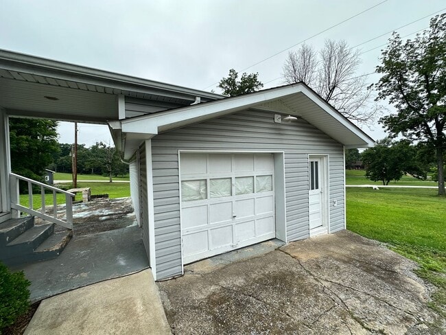 Building Photo - 2 Bedroom 1 Bath House in Benton