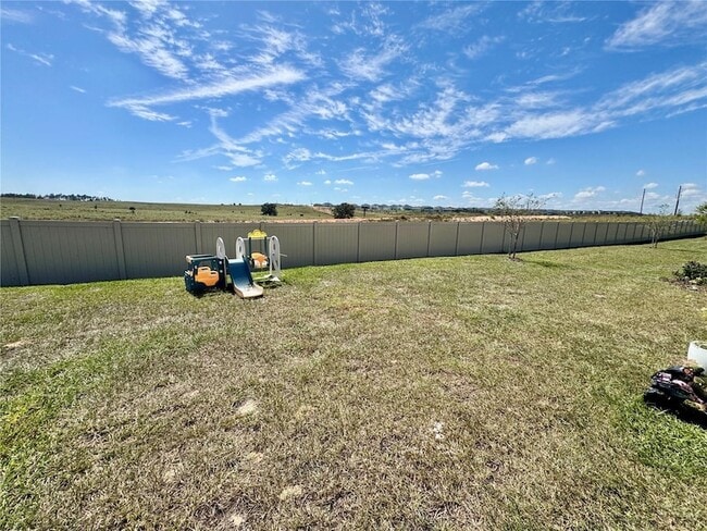 Building Photo - 3024 Armstrong Ave