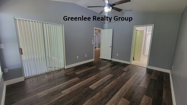 Building Photo - Gorgeous 4 Bedroom/2 Bathroom Home in Sunc...