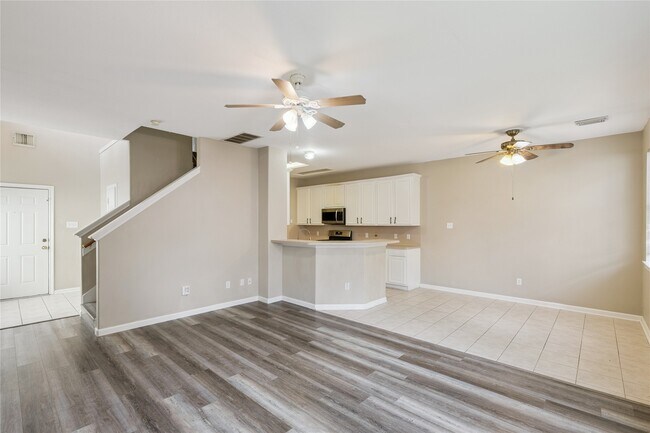 Building Photo - 16635 Newglen Ln