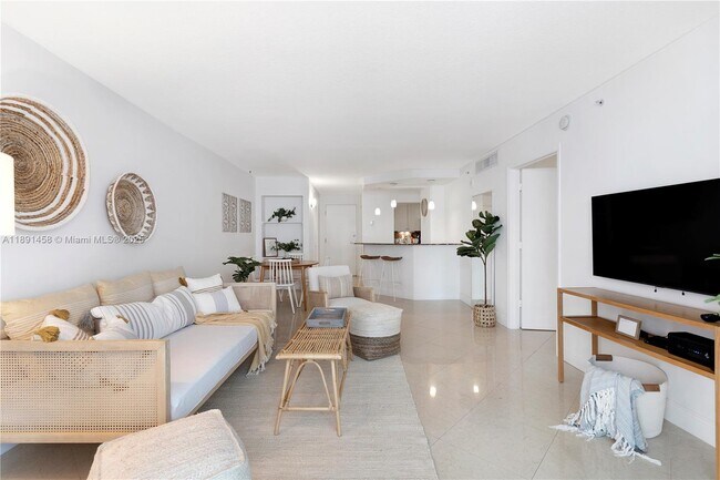 Building Photo - 6917 Collins Ave