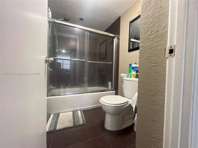 Building Photo - 18051 Biscayne Blvd
