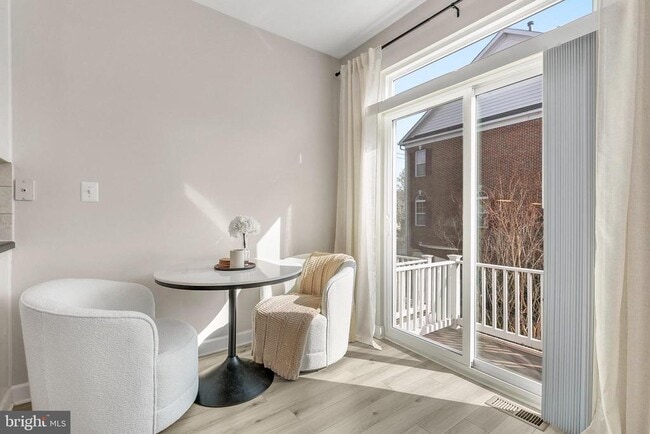 Building Photo - 709 Gaither Rd