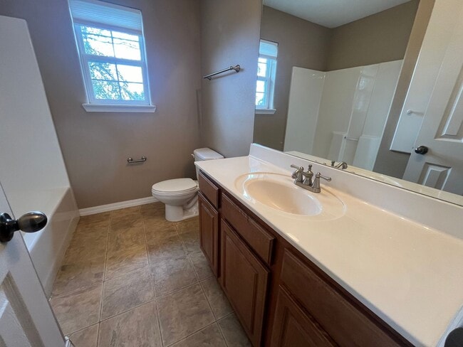 Building Photo - COMING SOON 3 Bedrooms 3 Bathrooms AND A 3...