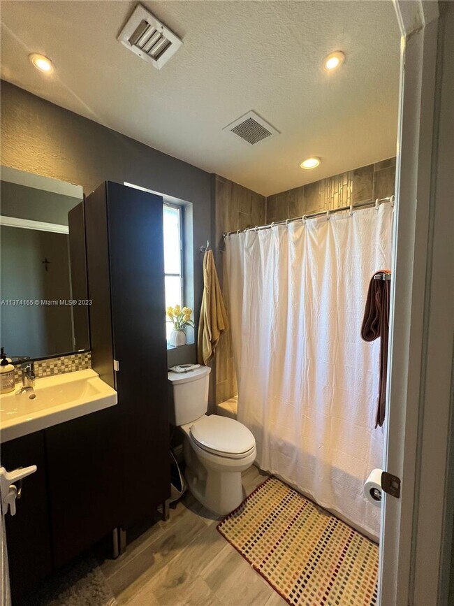 Building Photo - 8956 W Flagler St