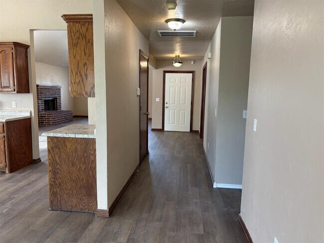 Building Photo - 1424 SW 129th St