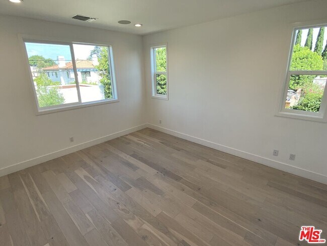 Building Photo - 1651 S Hayworth Ave