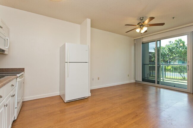 Building Photo - Plantation Town Apartments #112