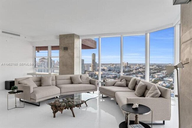 Building Photo - 300 South Pointe Dr