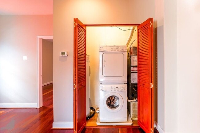 Building Photo - 3573 Warder St NW