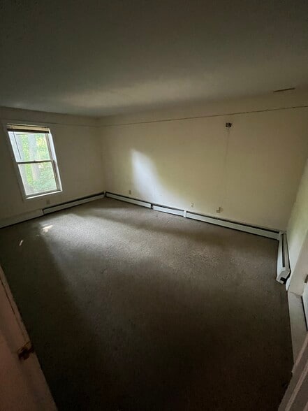 1st Floor Bedroom - 26 Summer St