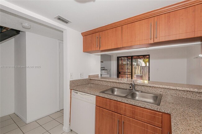 Building Photo - 1082 W 79th St