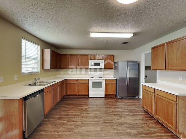 Building Photo - 16508 Jasmine Springs Dr