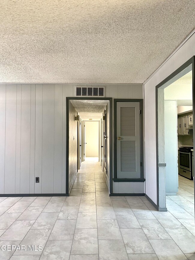 Building Photo - 4708 Frankfort Ave