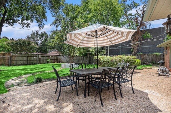 Building Photo - 12847 Memorial Dr