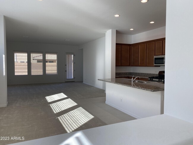 Building Photo - 442 W Golden Aspen Dr