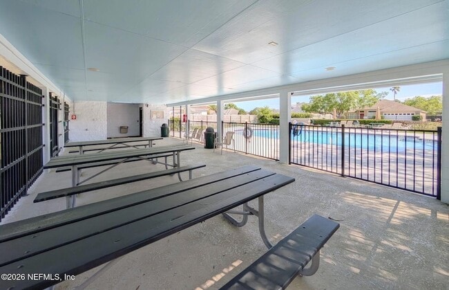 Building Photo - 12985 Harborton Dr
