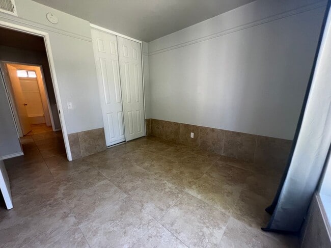 Building Photo - 36 Birchwood Ln