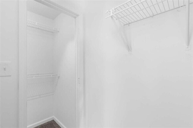 Building Photo - 2250 Ridge Forest Dr