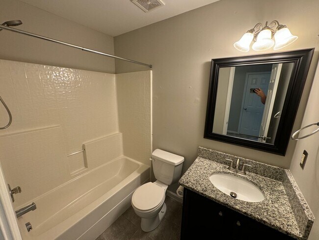 Building Photo - Stunning 3BR/2.5BA w/ Upgrades & Pool Access
