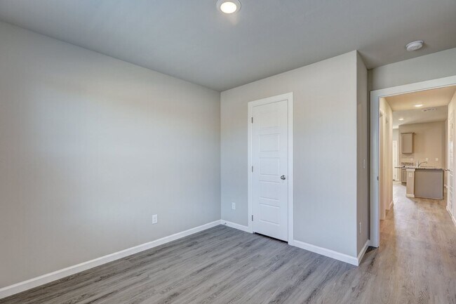 Building Photo - Newer Home For Rent  in Mustang Schools! 3...