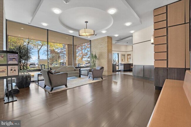 Building Photo - 309 Yoakum Pkwy