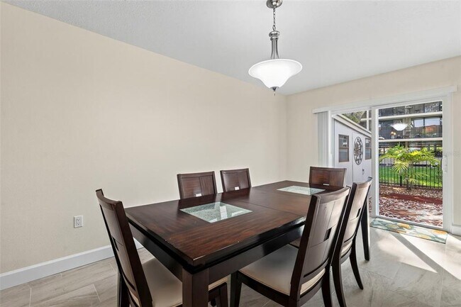 Building Photo - 2700 Bayshore Blvd