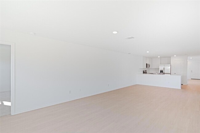 Building Photo - 241 Kings Row Ln