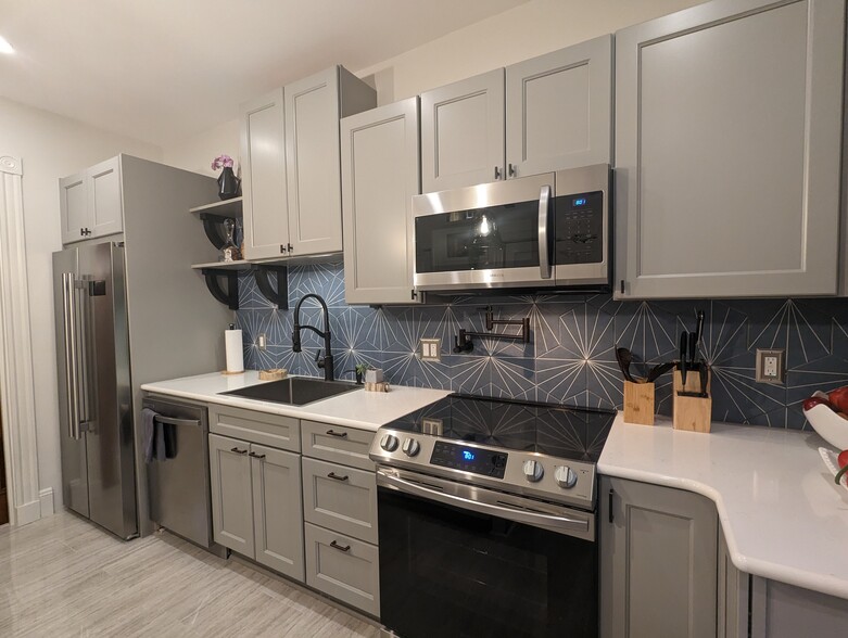 Kitchen - 232 Broadway