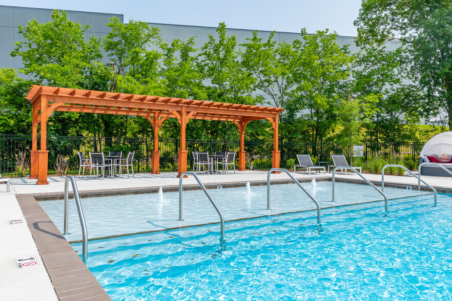 Resort Style Pool - Stonehenge - TN