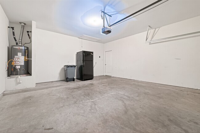 Building Photo - 21015 Blackstone Villa Ln