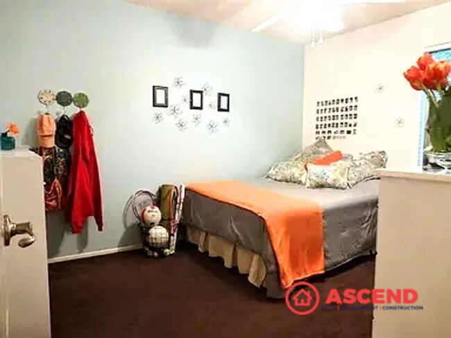 Building Photo - Beautiful Home Located In The Southwest!