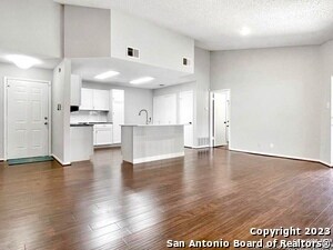 Building Photo - 11520 Huebner Rd