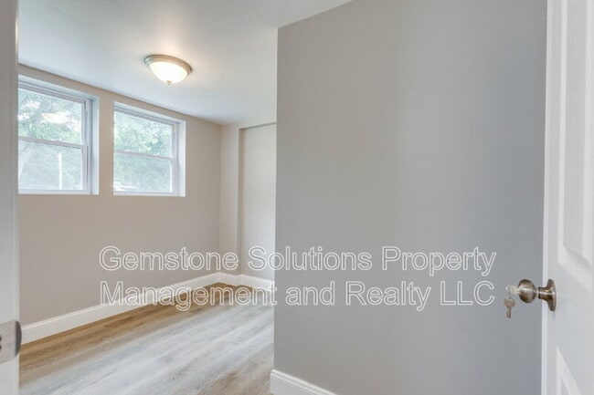 Building Photo - 104 Anchor Dr