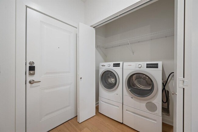 Building Photo - 2505 Thornton Rd