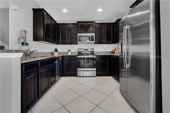Building Photo - MOVE IN SPECIAL!!! Half A  MONTHS RENT!!!!...